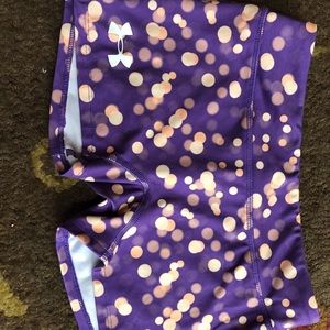 2 pairs of Under armour spandex